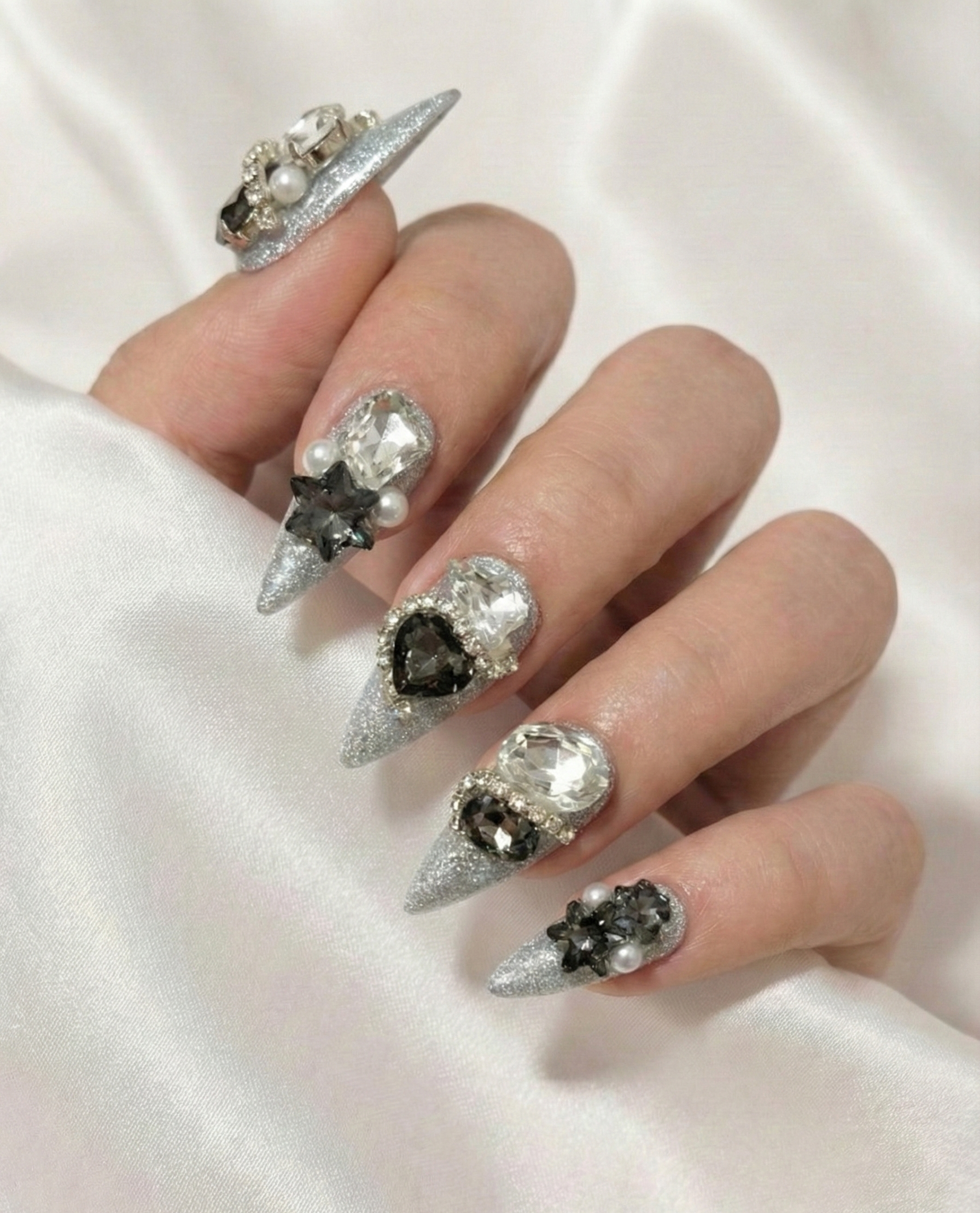 ❄️🖤 Silver Stardust Rocker Gem